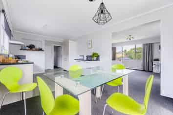 2 Robert McKeen Street, OTAKI BEACH