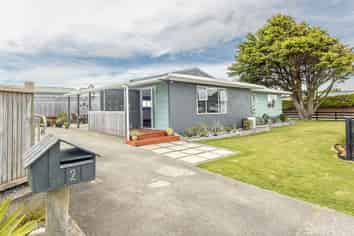 2 Robert McKeen Street, OTAKI BEACH