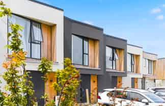 24/10 Trieste Way, Paraparaumu