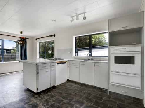 8 Farnham Place, Bell Block