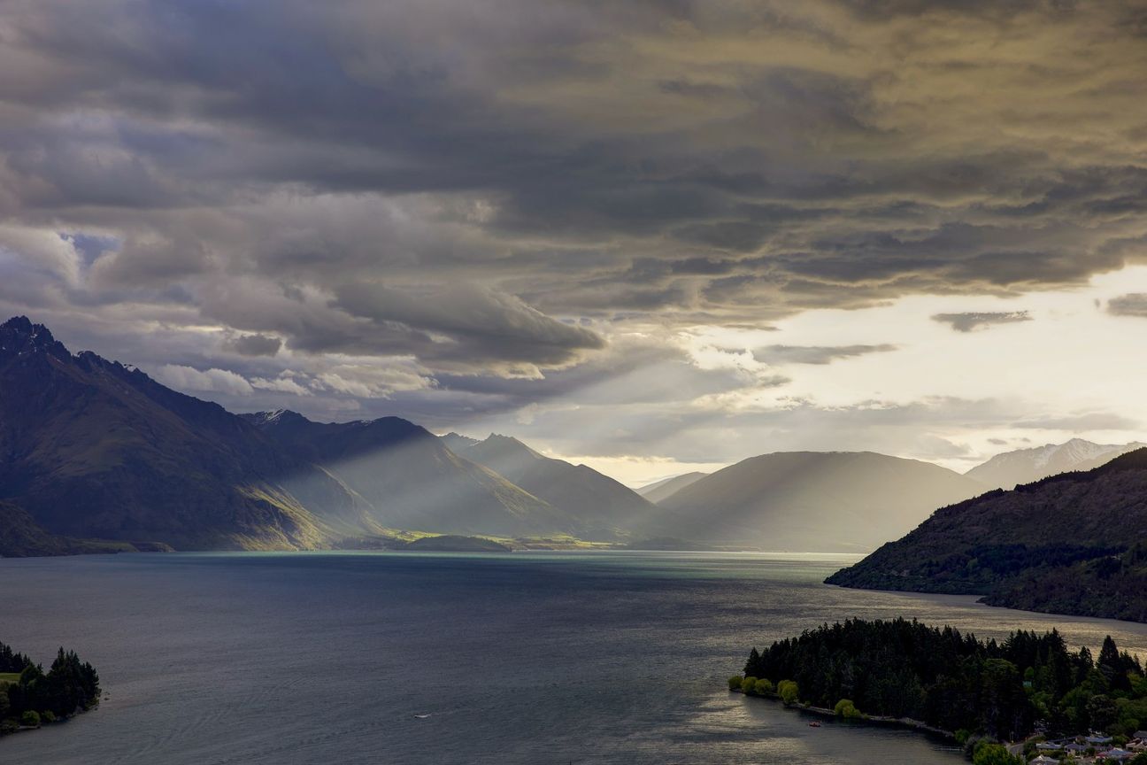 A Queenstown Masterpiece - Więcej