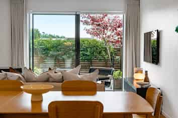 7/4 Glen Atkinson Street, St Heliers