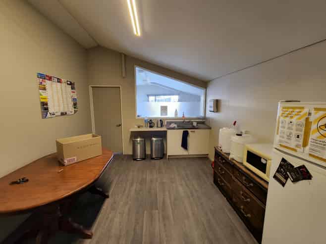 Centrally located tradesman warehouse