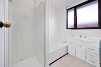 1/67 Cobham Crescent, Kelston