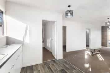 5 Rowandale Avenue, Manurewa