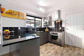 5 Rowandale Avenue, Manurewa