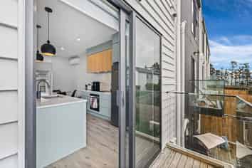 6/107 Hobsonville Road, West Harbour