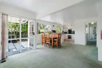 17 Sandalwood Drive, Dinsdale