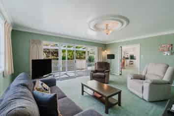 17 Sandalwood Drive, Dinsdale