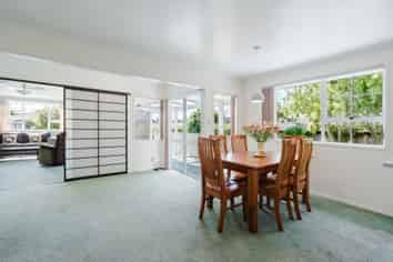 17 Sandalwood Drive, Dinsdale