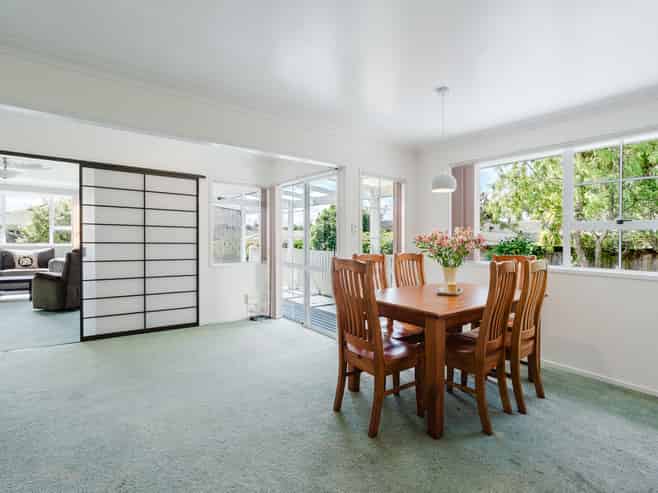 17 Sandalwood Drive, Dinsdale