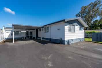 17 Sandalwood Drive, Dinsdale