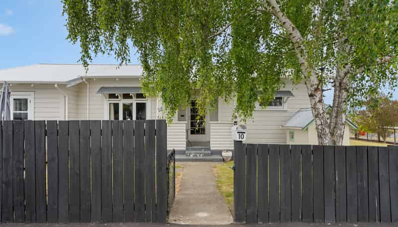 10 Jeans Street, Masterton