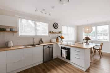 51 Meadowland Street, Matua