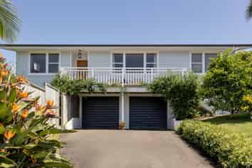 51 Meadowland Street, Matua