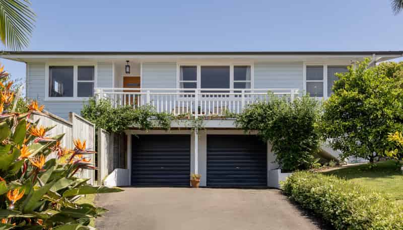 51 Meadowland Street, Matua