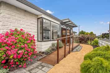 2A Belvedere Crescent, Takaro