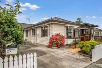 2A Belvedere Crescent, Takaro