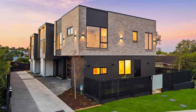 Lot 3 & 4/15 Wilbur Place, Sunnyhills