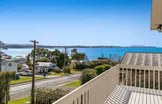 22 Alexander Road , Algies Bay