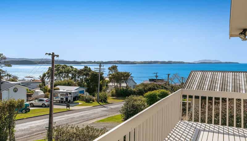 22 Alexander Road , Algies Bay