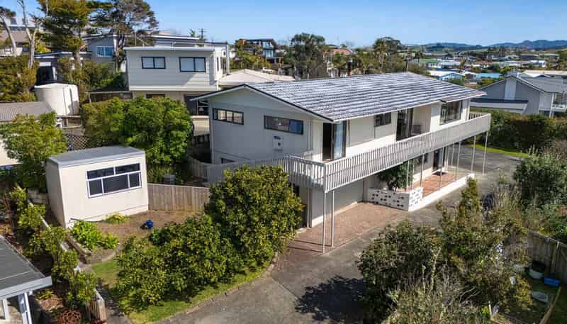 22 Alexander Road , Algies Bay