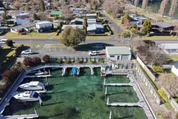 Live the Lake Life-Exclusive Kinloch Marina Berth 