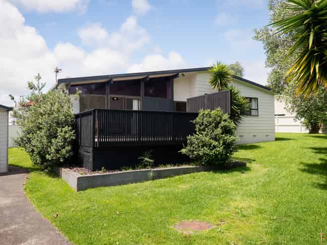 38 Dissmeyer Drive, Clover Park