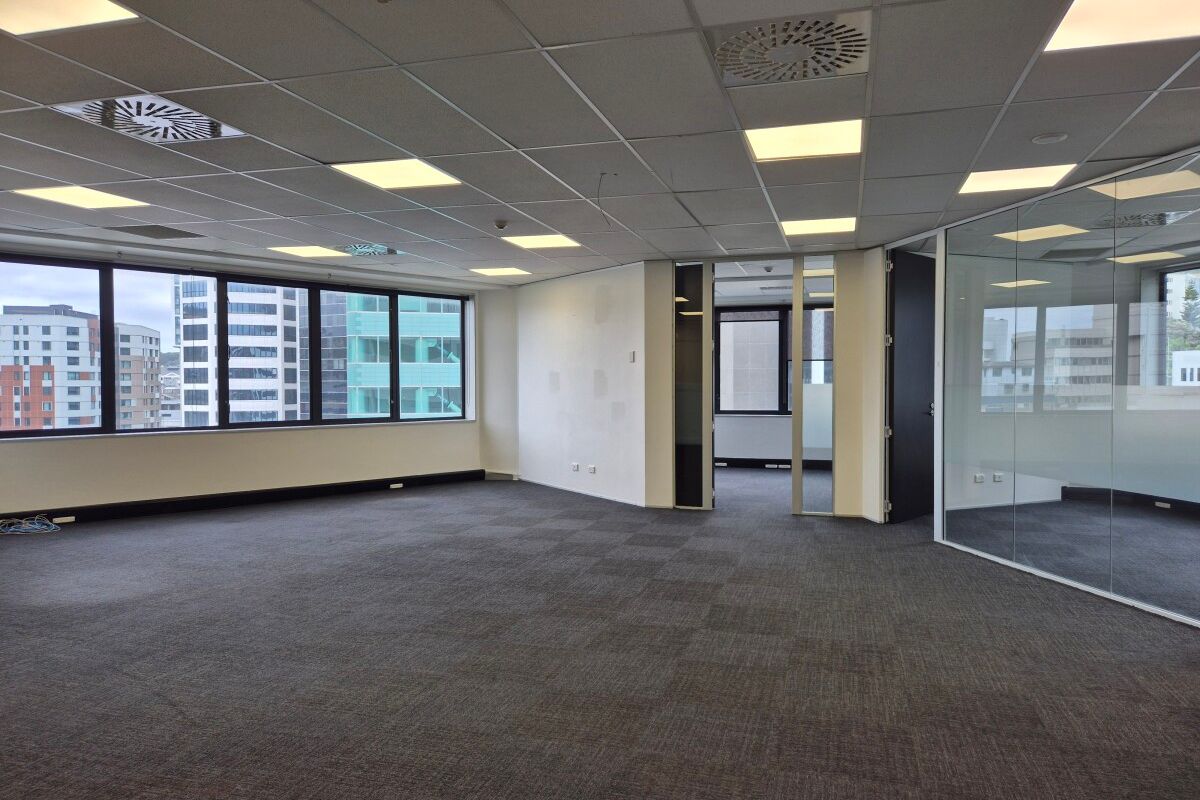 Light-Filled Office Suite - Aanzicht 3