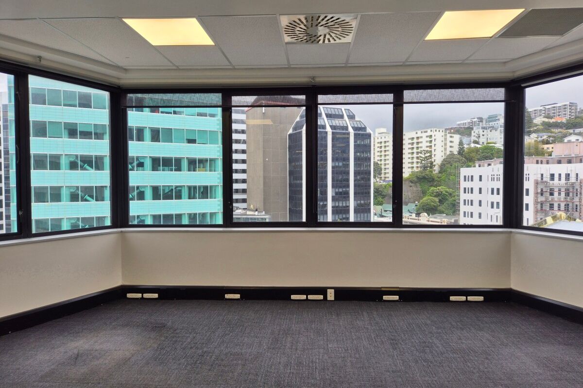 Light-Filled Office Suite - Aanzicht 4