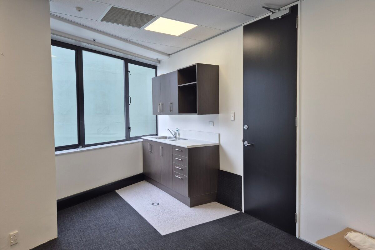 Light-Filled Office Suite - Aanzicht 6