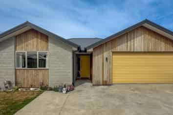 6 Burke Lane, Amberley