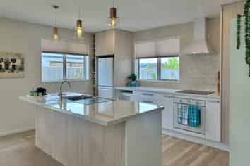 6 Burke Lane, Amberley