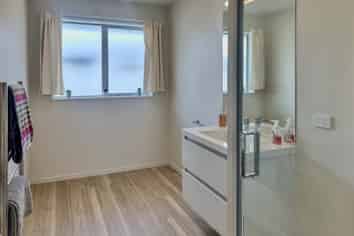 6 Burke Lane, Amberley