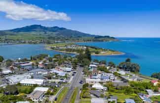 20 Wallis Street, Raglan