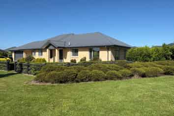 17 Loeb Pl, Rolleston