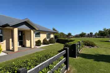 17 Loeb Pl, Rolleston