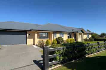 17 Loeb Pl, Rolleston