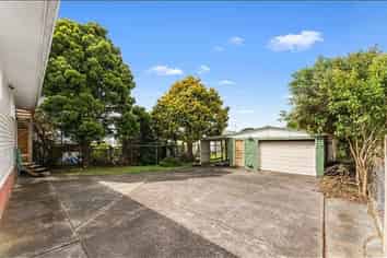 18 Bridge Avenue, Te Atatu South