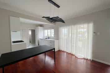  215 Mt Albert Road, Mount Albert