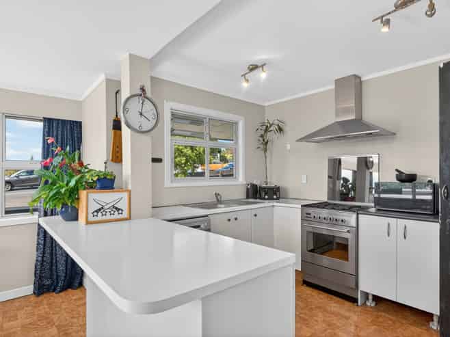 1/664 East Coast Road, Pinehill