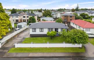 11 Adams Road, Manurewa
