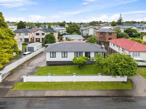 11 Adams Road, Manurewa