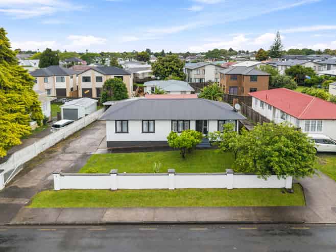 11 Adams Road, Manurewa