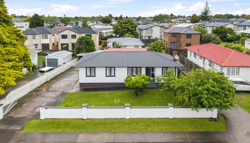 11 Adams Road, Manurewa
