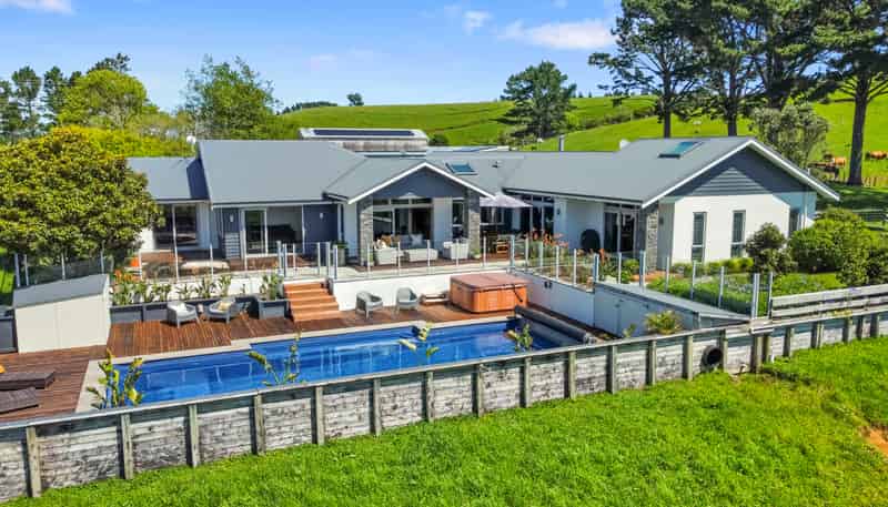 83 Clearview Road, Lepperton