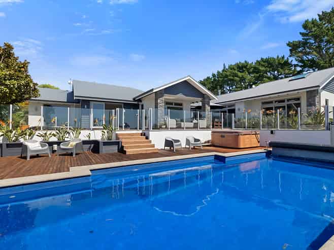 83 Clearview Road, Lepperton