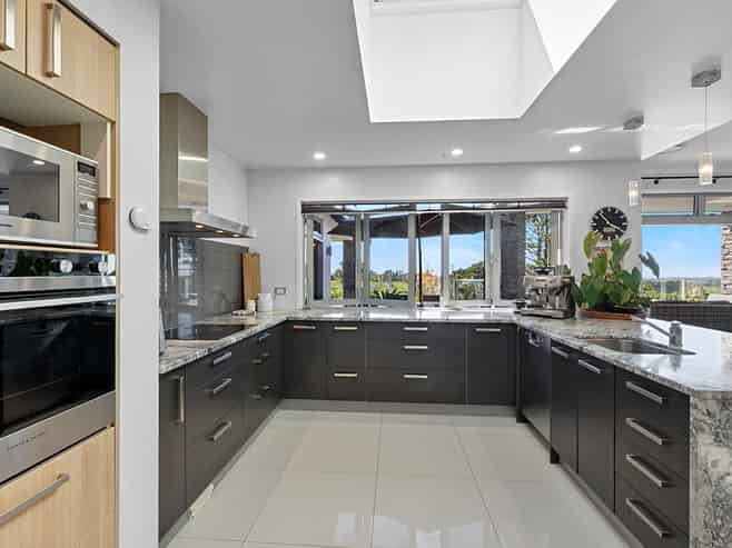 83 Clearview Road, Lepperton