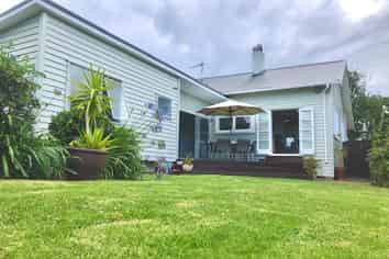 11 Ocean View Road, Milford