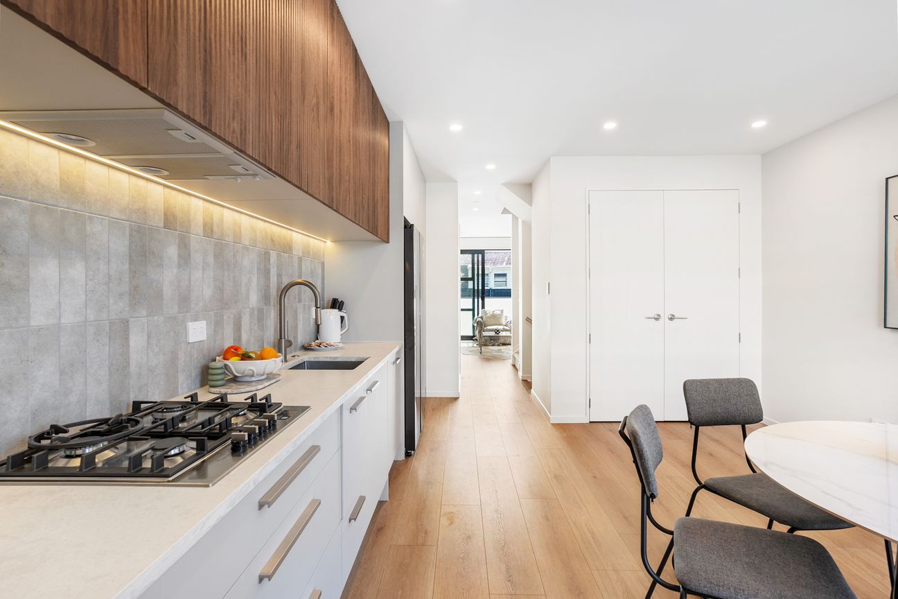 Contemporary Living, Perfectly Positioned - Więcej
